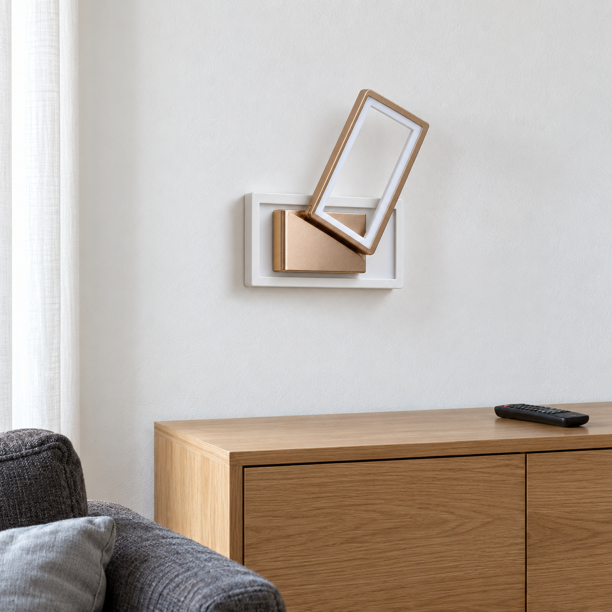 Applique murale rectangles décalés LED dorée dans un salon