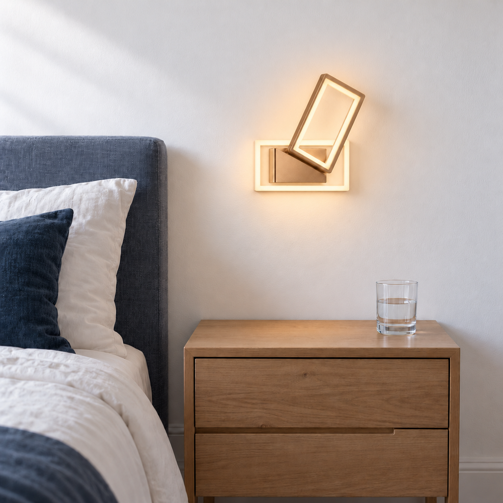 Applique murale rectangles décalés LED dorée allumée